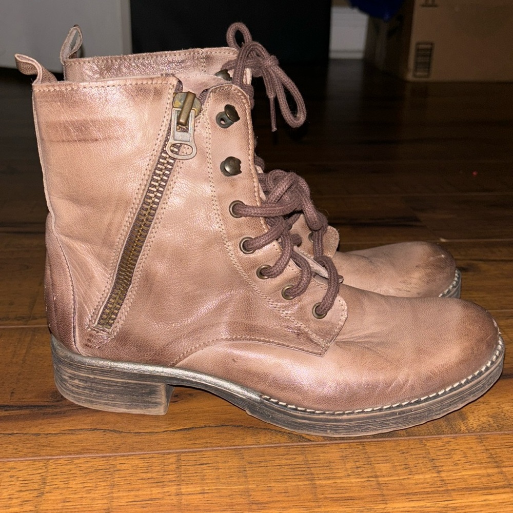 Sesto Meucci Lace Up Boots. Size 38
